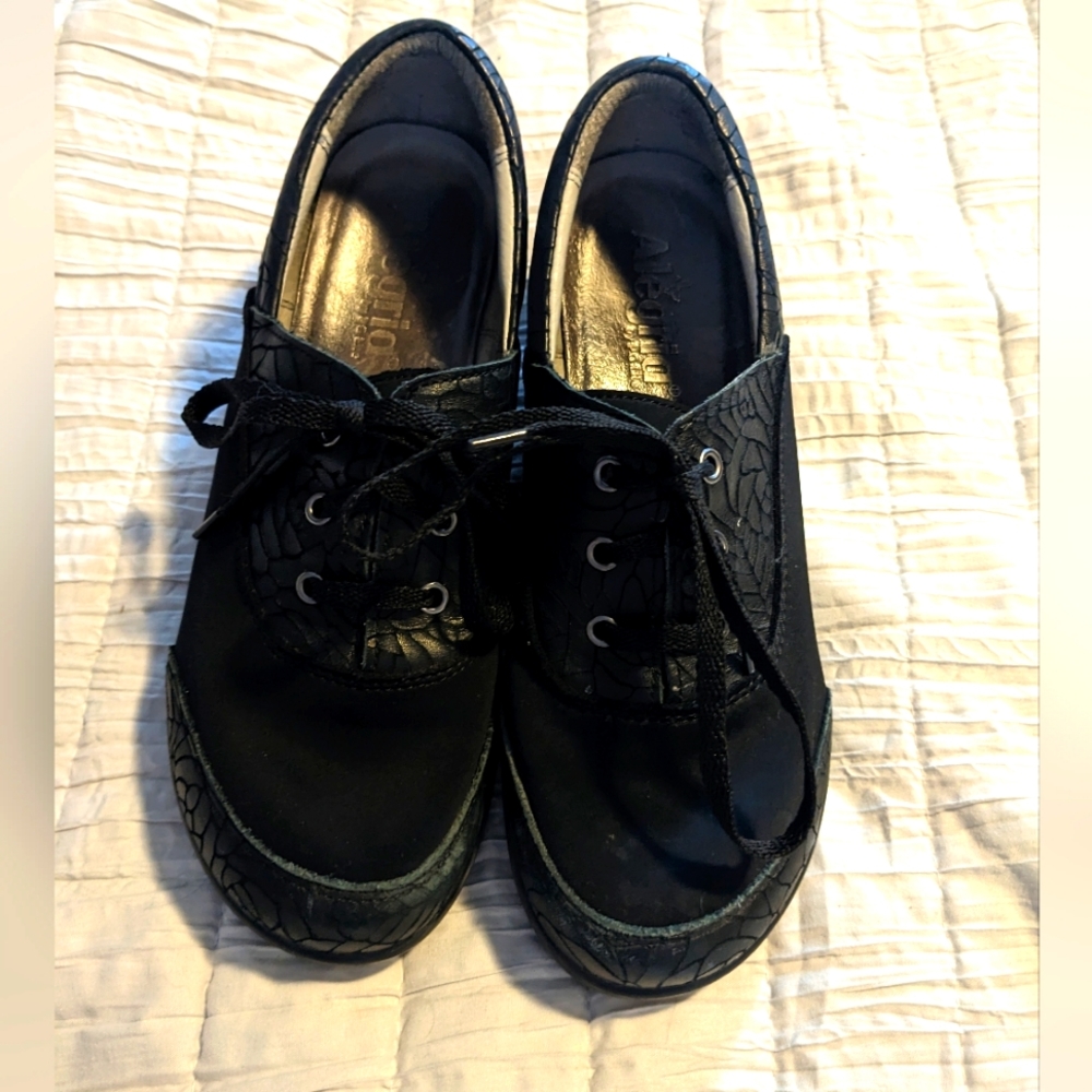 Allegra lace up shoes